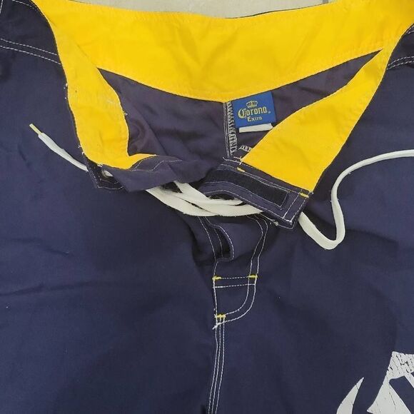 Mens swim trunks - Picture 4 of 5